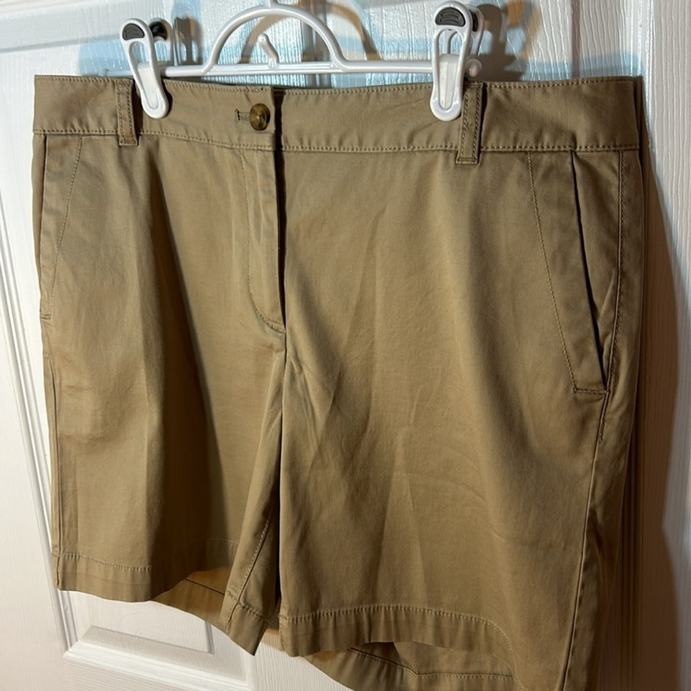 Talbots The Weekend Tan Chino Shorts Size 8 - Picture 3 of 6
